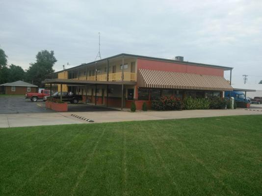 Big Bend Traveler'S Inn Great Bend Esterno foto