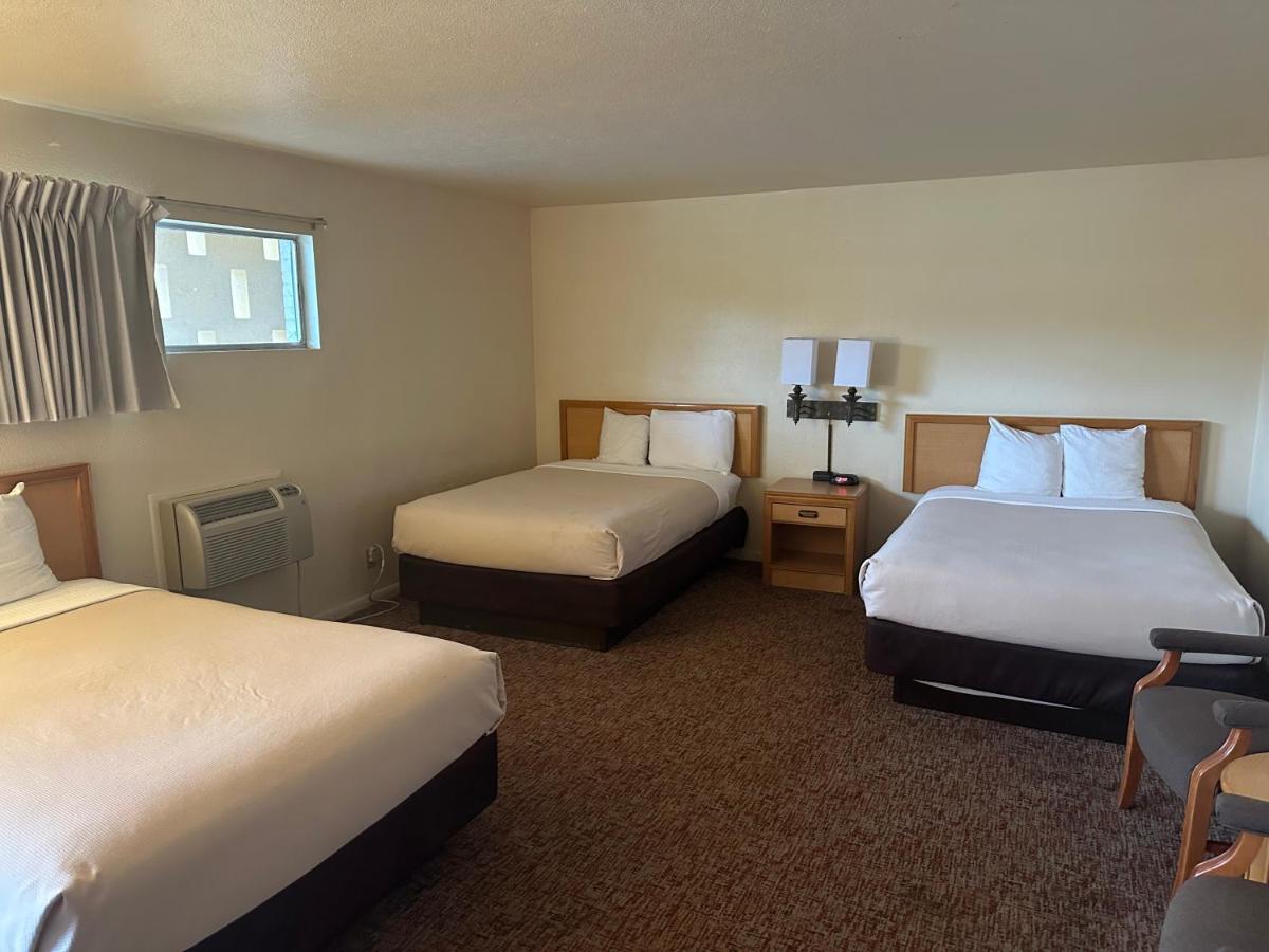 Big Bend Traveler'S Inn Great Bend Esterno foto